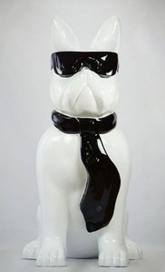 Casa Padrino sculpture décorative XXL de luxe chien bouledogue avec lunettes et cravate blanc / noir H. 196 cm - Immense sculpture de jardin - Immense figurine de jardin - Sculptures XXL