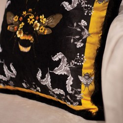 Luxus Designer Deko Kissen mit Fransen Hummel & Blumen Luxury Designer Decorative Pillow with Fringes Bumblebee & Flowers