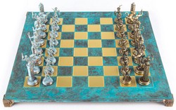Casa Padrino conjunto de ajedrez de lujo turquesa / latón 54 x 54 cm - Conjunto de ajedrez griego - Tablero de ajedrez de latón con piezas de ajedrez - Accesorios decorativos de lujo