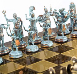 Casa Padrino luxury chess set brown / brass 54 x 54 cm - Greek chess set - Brass chess board with chess pieces - Luxury decorative accessories - Luxury chess sets