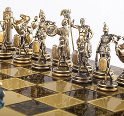 Casa Padrino luxury chess set brown / brass 54 x 54 cm - Greek chess set - Brass chess board with chess pieces - Luxury decorative accessories - Luxury chess sets