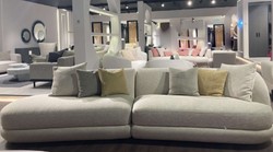 Casa Padrino divano di lusso grigio 172 x 100 x A. 82 cm - Divano curvo da soggiorno - Divano hotel - Mobili da soggiorno - Mobili hotel - Mobili di lusso - Arredi di lusso
