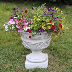Casa Padrino pot de fleurs décoratif de jardin baroque blanc H. 44 cm - Cache pot rond de style baroque - Décoration de jardin et terrasse baroque - Accessoires de jardin baroque