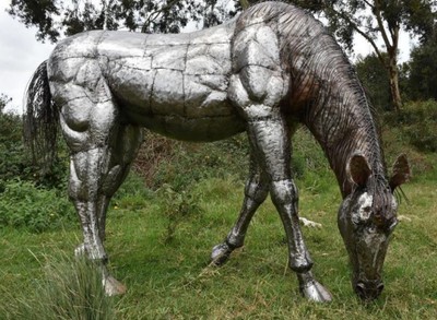 Casa Padrino sculpture de décoration de jardin XXL de luxe cheval argent / noir 243 x 90 x H. 168 cm - Immense figurine en métal de décoration de jardin XXL - Accessoires de jardin de luxe
