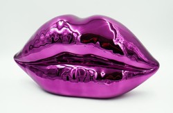 Casa Padrino lèvres décoratives de luxe violet chromé 46 x H. 25 cm - Lèvres décoratives bisou bouche en résine - Accessoires de décoration de salon