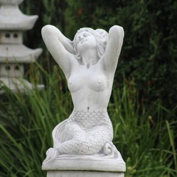 Casa Padrino Scultura Art Nouveau del Giardino Sirena Grigio 35 x 32 x A. 57 cm - Elegante Figura da Giardino in Pietra - Accessori Decorativi da Giardino Barocco e Art Nouveau