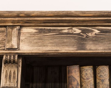 Casa Padrino Landhausstil Bücherschrank mit Leiter Braun 223 x 51 x H. 228 cm - Massivholz Schrank - Wohnzimmerschrank - Regalschrank - Büroschrank - Landhausstil Möbel