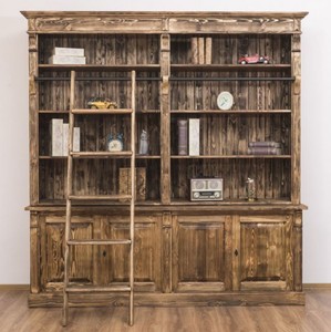 Casa Padrino Landhausstil Bücherschrank mit Leiter Braun 223 x 51 x H. 228 cm - Massivholz Schrank - Wohnzimmerschrank - Regalschrank - Büroschrank - Landhausstil Möbel
