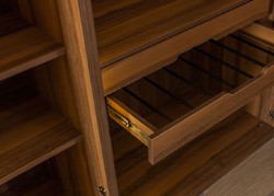 Casa Padrino armoire de luxe marron / noir 250 x H. 220 cm - Armoire de chambre en bois massif avec 5 portes vitrées et éclairage LED - Meubles de Chambre - Meubles de Luxe