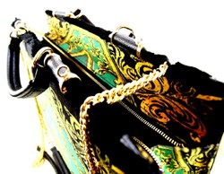 Pompöös by Casa Padrino Conjunto de Bolsos de Mujer de Lujo Flores Barrocos con Corona y Pedrería Verde / Negro / Oro - Bolsos de mujer pomposos diseñados por Harald Glööckler Pompöös by Casa Padrino Conjunto de Bolsos de Mujer de Lujo Flores Barrocos con Corona y Pedrería Verde / Negro / Oro - Bolsos de mujer pomposos diseñados por Harald Glööckler