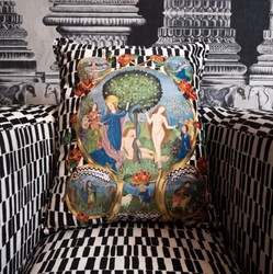 Casa Padrino luxury designer velvet armchair with pillow black / white / orange 80 x 68 x H. 99 cm - Living room armchair - Living room furniture - Hotel furniture - Luxury designer furniture