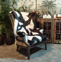 Casa Padrino luxury velvet armchair black / white / natural 75 x 70 x H. 110 cm - Living room armchair - Hotel armchair - Living room furniture - Hotel furniture - Luxury furniture