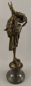 Casa Padrino Luxus Deko Figur Tänzerin Bronze / Schwarz 13 x 21 x H. 44 cm - Bronze Deko Skulptur mit Marmorsockel - Schreibtisch Deko - Deko Accessoires