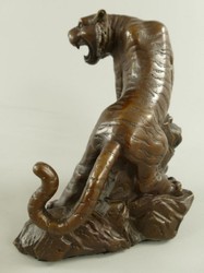 Casa Padrino scultura decorativa in bronzo di lusso leone su roccia 10 x 19 x A. 21 cm - Figura decorativa in bronzo - Decorazione da scrivania - Accessori decorativi di lusso