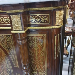 Casa Padrino Baroque Boulle chest of drawers Brown / Gold with white marble top 130 cm - furniture cabinet sideboard Casa Padrino Baroque Boulle chest of drawers Brown / Gold with white marble top 130 cm - furniture cabinet sideboard