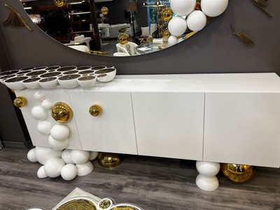 Casa Padrino Luxus Designer Sideboard Weiß / Gold 255 x 52 x H. 100 cm - Massivholz Schrank mit 4 Türen - Luxus Möbel - Hotel Möbel - Designer Möbel