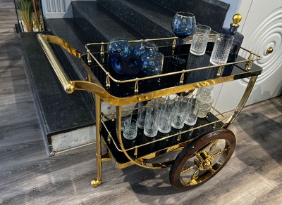 Casa Padrino Luxus Servierwagen Gold / Braun / Schwarz 98 x 48 x H. 85 cm - Edelstahl Trolley mit Glasplatten - Hotel Restaurant Gastronomie Trolley - Hotel & Restaurant Accessoires