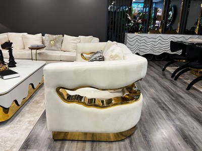 Casa Padrino Luxus 2er Sofa Creme / Gold 205 x 100 x H. 77 cm - Wohnzimmer Sofa - Hotel Sofa - Wohnzimmer Möbel - Hotel Möbel - Luxus Möbel - Luxus Einrichtung - Wohnzimmer Einrichtung