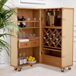 Armadio del vino di lusso nel design della valigia marrone naturale