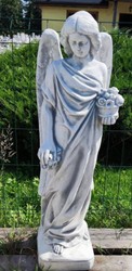 Scultura decorativa da giardino Art Nouveau angelo con fiori grigio