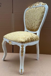 Casa Padrino Luxus Barock Esszimmer Stuhl mit elegantem Muster Gold / Weiß / Gold - Esszimmer Möbel im Barockstil - Luxus Möbel im Barockstil - Barock Möbel - Barock Interior
