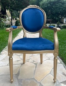 Casa Padrino chaise de salle à manger baroque de luxe bleu / or - Chaise de style antique fait main avec accoudoirs et tissu en velours fin - Mobilier de salle à manger de style baroque
