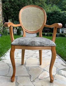 Casa Padrino chaise de salle à manger baroque de luxe gris / naturel / marron - Chaise de style baroque fait main avec accoudoirs - Meubles de salle à manger de style baroque - Noble et magnifique
