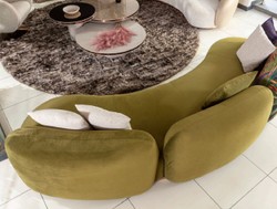 Sofá curvo de salón de lujo verde multicolor cobre