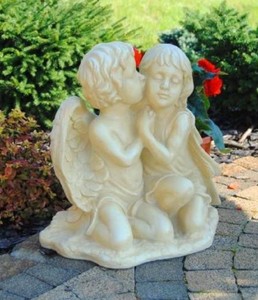 Casa Padrino scultura decorativa Art Nouveau 2 angeli sabbia 45 x 25 x A. 39 cm - Elegante figura decorativa in pietra - Decorazione da giardino - Accessori Decorativi Barocchi e Art Nouveau