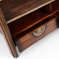 Armadio scaffale in legno massello in stile vintage di lusso marrone scuro ottone