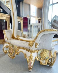 Prunkvoller Barock Spiegel mit Sitzbank weiß grau mehrfarbig gold