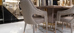 Luxus Esszimmer Set Esstisch und 6 Stühle Weiß Grau Gold