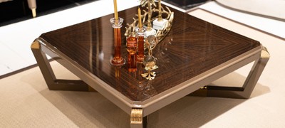 Casa Padrino Luxus Couchtisch Braun / Gold - Quadratischer Massivholz Wohnzimmertisch - Wohnzimmer Möbel - Luxus Möbel - Luxus Kollektion