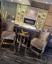Casa Padrino luxury designer armchair right side with cushions black / white / gold 91.5 x 75 x H. 136.5 cm - Living room furniture - Hotel furniture - Luxury furniture