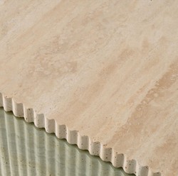 Casa Padrino tavolo da salotto di lusso in travertino beige 90 x 90 x A. 35 cm - Tavolo in pietra naturale con piano in vetro - Mobili soggiorno - Mobili di lusso - Arredamento di lusso