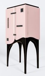 Casa Padrino armoire de bar de luxe rose / noir / laiton 48 x H. 134 cm - Armoire à vin bois massif avec 2 portes - Meuble bar - Meuble hôtel - Meuble de luxe