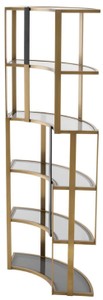 Casa Padrino Luxus Regalschrank Messing / Schwarz / Grau 115 x 37 x H. 240 cm - Gebogener Metall Schrank mit 6 Glasregalen - Wohnzimmer Möbel - Hotel Möbel - Luxus Möbel - Luxus Qualität