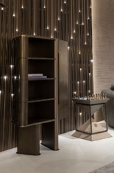 Casa Padrino vitrine de luxe marron foncé / bronze 105,95 x 48,15 x H. 170 cm - Vitrine avec porte - Meubles d'hôtel - Meubles de luxe - Collection de luxe
