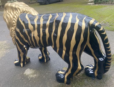 Casa Padrino Luxus XXL Deko Skulptur Löwe Schwarz / Gold 190 cm
