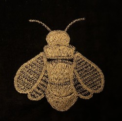 Casa Padrino cojín decorativo de lujo con borlas abeja negro / oro 45 x 45 cm Casa Padrino cojín decorativo de lujo con borlas abeja negro / oro 45 x 45 cm