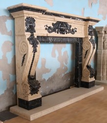 Prunkvolle Luxus Barock Marmor Kaminumrandung Beige Schwarz Prunkvolle Luxus Barock Marmor Kaminumrandung Beige Schwarz