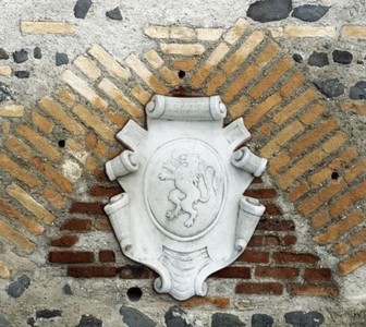 Casa Padrino rilievo murale barocco di lusso stemma grigio antico A. 69 cm - Fatto in Italia