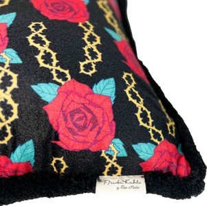 Frida Kahlo by Casa Padrino Luxus Deko Kissen mit Strass Steinen Schwarz / Bunt