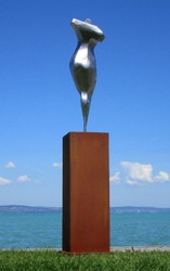 XXL Garten Deko Metall Skulptur Frau auf Säule Silber Rost