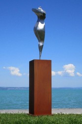 XXL Garten Deko Metall Skulptur Frau auf Säule Silber Rost