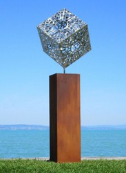Casa Padrino escultura de metal de decoración de jardín XXL cubo sobre columna plata / óxido A. 216 cm