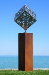 Casa Padrino escultura de metal de decoración de jardín XXL cubo sobre columna plata / óxido A. 216 cm
