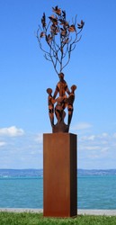 Casa Padrino XXL garden decoration metal sculpture friends at tree on column rust H. 260 cm