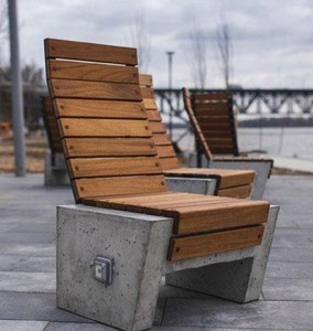 Casa Padrino sillón de parque con conexión USB marrón / gris A. 108 cm - Muebles urbano - Muebles de parque