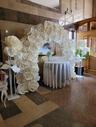 Casa Padrino rose décorative XXL de luxe blanc / crème Ø 55 x H. 180 cm - Accessoires de décoration mariage